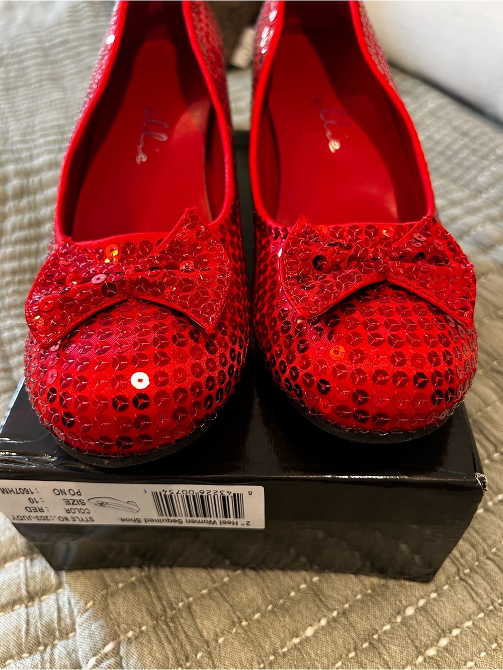 Wizard of Oz Dorothy Ellie Judy Red Sequin Pumps size 10- Women